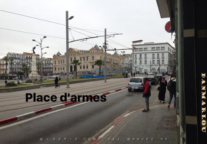 ORAN place d armes avec la mairie et maison darmon.jpg